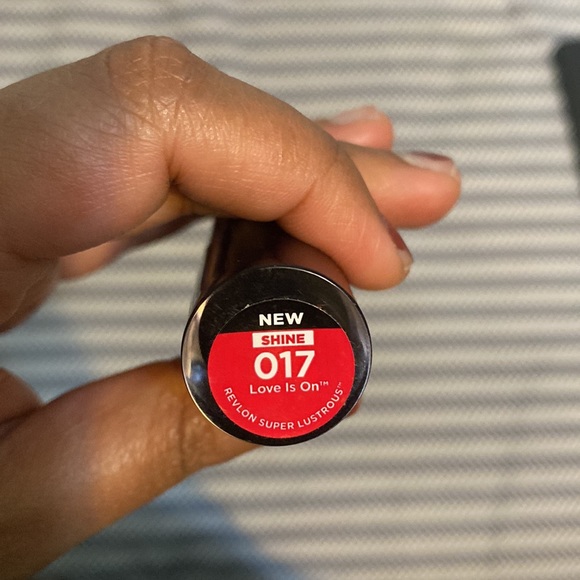 Tiktok Viral Revlon shine luster lipstick - Picture 3 of 4